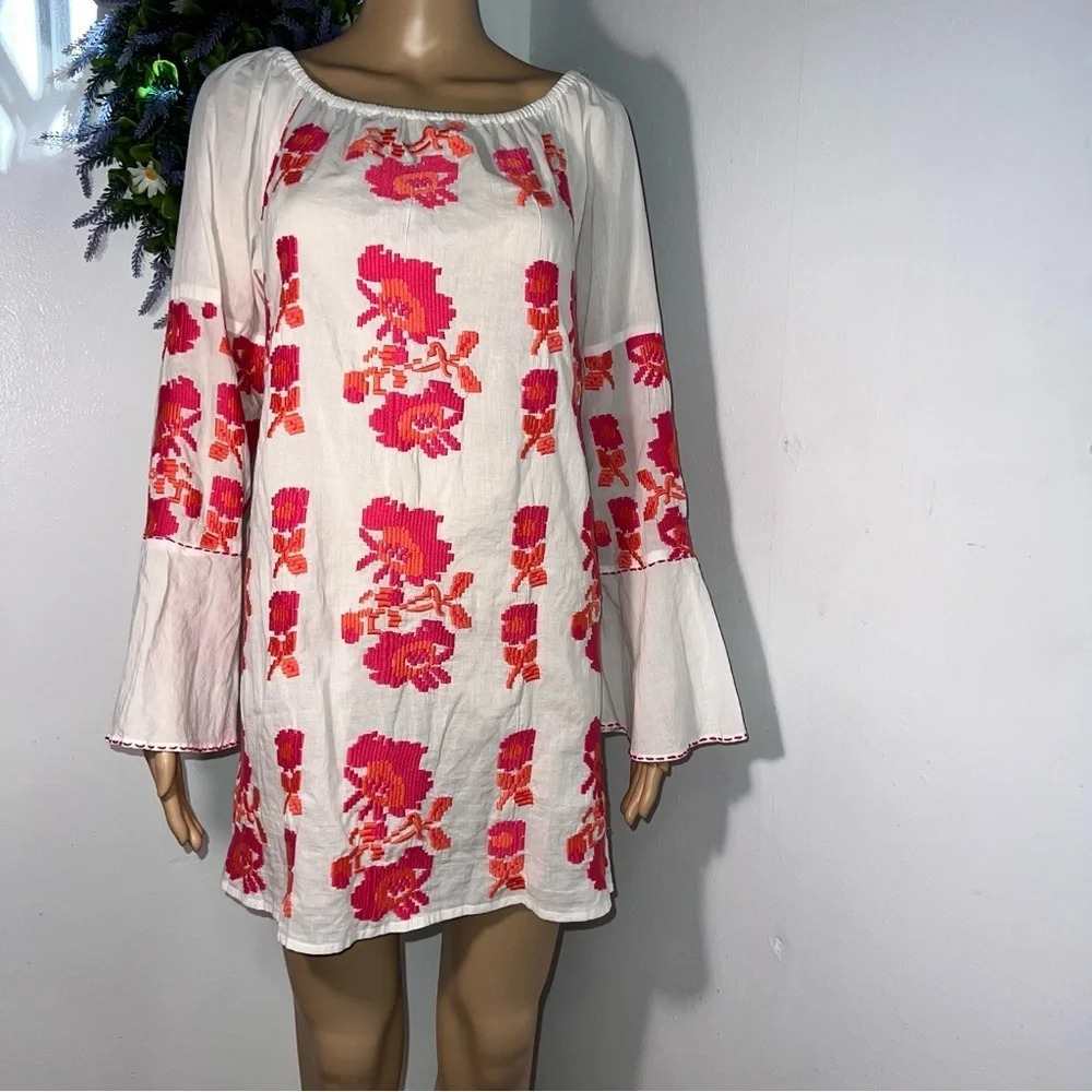 Njmo,M,‎ elastic neck, long bell sleeve embroidered 100% cotton, mini
